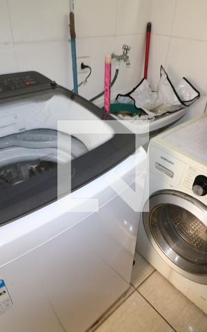 Casa à venda com 350m², 2 quartos e 2 vagasÁrea de Serviço