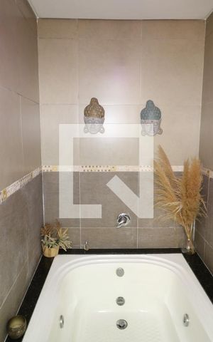 Casa à venda com 350m², 2 quartos e 2 vagasBanheiro da Suíte 1