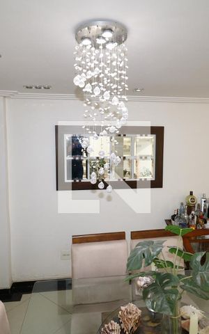 Casa à venda com 350m², 2 quartos e 2 vagasSala