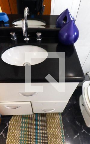 Casa para alugar com 350m², 3 quartos e 10 vagasBanheiro Social