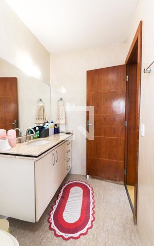 Casa para alugar com 350m², 3 quartos e 10 vagasBanheiro do Quarto 3 
