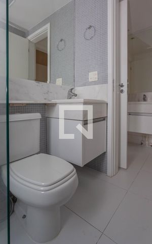 Apartamento para alugar com 197m², 4 quartos e 4 vagas Apartamento para alugar com 197m², 4 quartos e 4 vagasBanheiro das Suítes 3 e 4