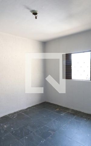 Casa para alugar com 80m², 2 quartos e 1 vagaSala