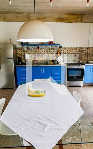 Casa à venda com 210m², 4 quartos e 2 vagas Casa à venda com 210m², 4 quartos e 2 vagasCozinha - Armários