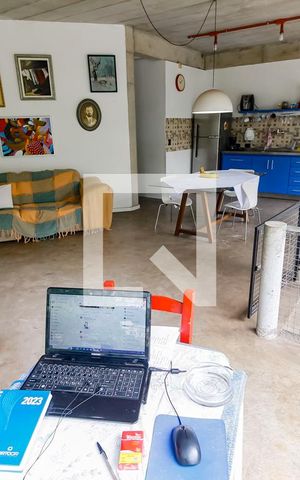 Casa à venda com 210m², 4 quartos e 2 vagas Casa à venda com 210m², 4 quartos e 2 vagasSala