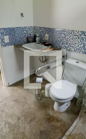 Casa à venda com 210m², 4 quartos e 2 vagas Casa à venda com 210m², 4 quartos e 2 vagasBanheiro da Suíte 1