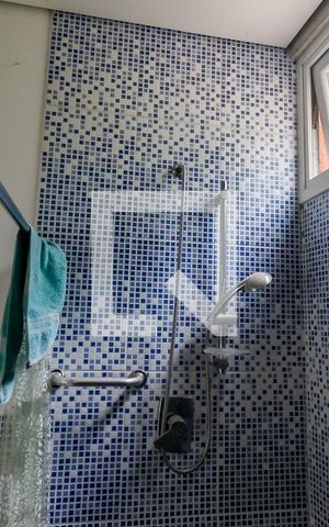 Casa à venda com 210m², 4 quartos e 2 vagas Casa à venda com 210m², 4 quartos e 2 vagasBanheiro da Suíte 1