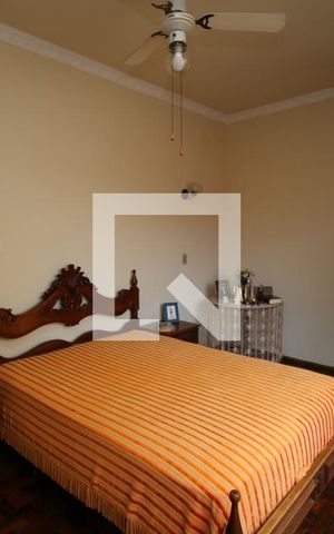 Casa à venda com 329m², 5 quartos e 3 vagasQuarto 5 - Suíte