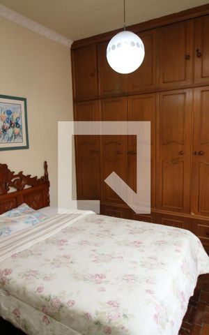 Casa à venda com 329m², 5 quartos e 3 vagasQuarto 3 