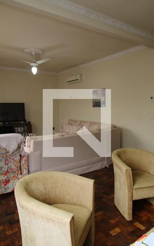 Casa à venda com 329m², 5 quartos e 3 vagasSala 2