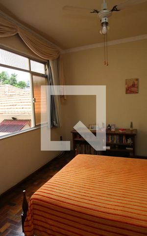 Casa à venda com 329m², 5 quartos e 3 vagasQuarto 5 - Suíte