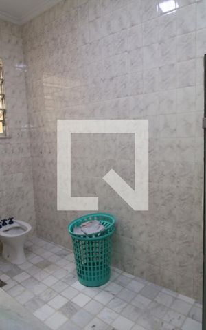 Casa à venda com 329m², 5 quartos e 3 vagasBanheiro Social 2