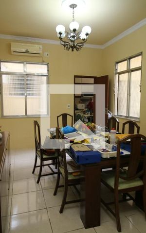 Casa à venda com 329m², 5 quartos e 3 vagasQuarto 2 - Suíte