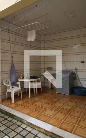 Casa à venda com 329m², 5 quartos e 3 vagasÁrea de Serviço