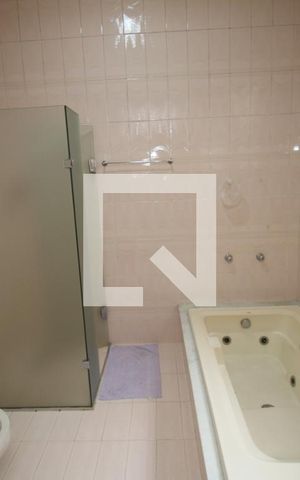 Casa à venda com 329m², 5 quartos e 3 vagasBanheiro da Suíte 5