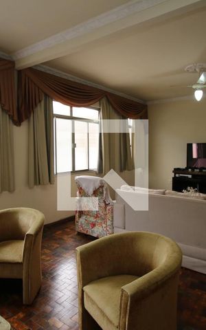 Casa à venda com 329m², 5 quartos e 3 vagasSala 2