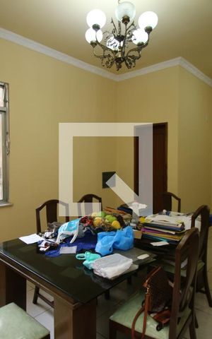 Casa à venda com 329m², 5 quartos e 3 vagasQuarto 2 - Suíte