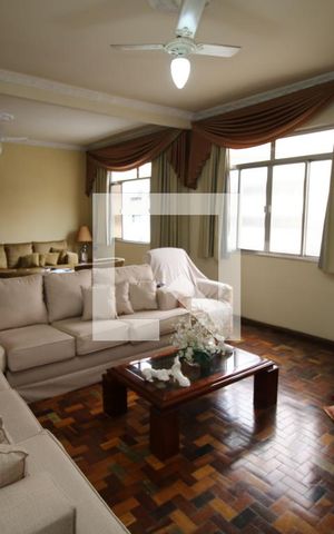 Casa à venda com 329m², 5 quartos e 3 vagasSala 2