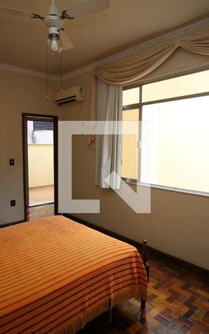 Casa à venda com 329m², 5 quartos e 3 vagasQuarto 5 - Suíte