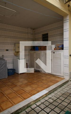 Casa à venda com 329m², 5 quartos e 3 vagasÁrea de Serviço