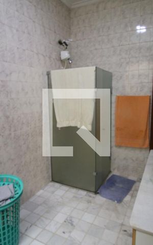 Casa à venda com 329m², 5 quartos e 3 vagasBanheiro Social 2