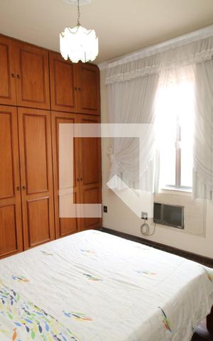 Casa à venda com 329m², 5 quartos e 3 vagasQuarto 4 