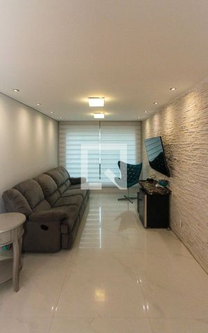Casa à venda com 240m², 3 quartos e 2 vagas Casa à venda com 240m², 3 quartos e 2 vagasSala