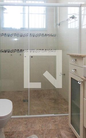 Casa à venda com 240m², 3 quartos e 2 vagas Casa à venda com 240m², 3 quartos e 2 vagasBanheiro do Quarto 2