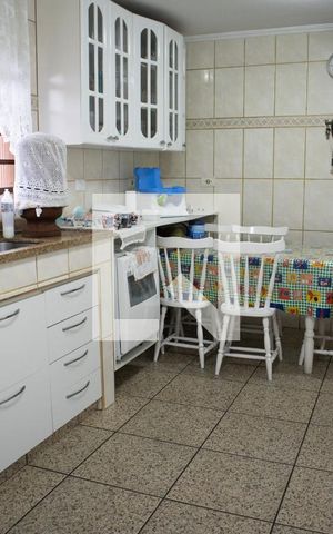 Casa à venda com 287m², 3 quartos e 4 vagas Casa à venda com 287m², 3 quartos e 4 vagasCozinha