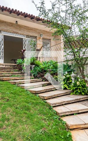 Casa à venda com 293m², 3 quartos e sem vagaÁrea comum