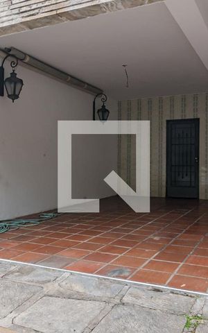 Casa à venda com 293m², 3 quartos e sem vagaFachada