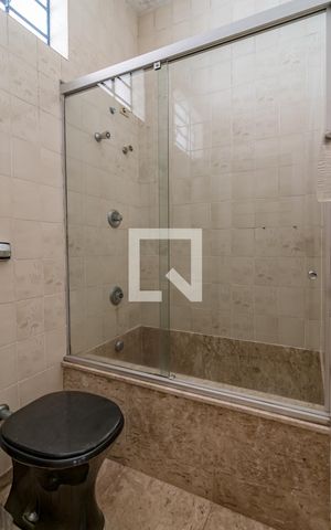 Casa à venda com 293m², 3 quartos e sem vagaBanheiro