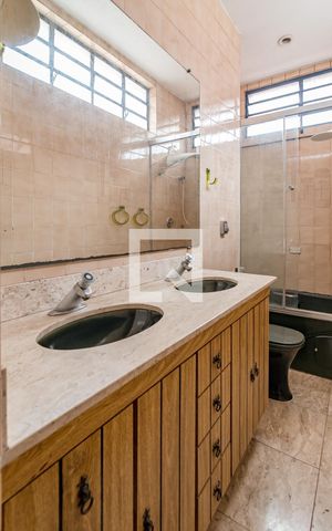 Casa à venda com 293m², 3 quartos e sem vagaBanheiro