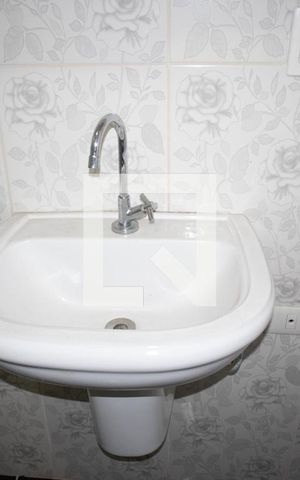 Casa à venda com 20m², 1 quarto e sem vaga Casa à venda com 20m², 1 quarto e sem vagaBanheiro