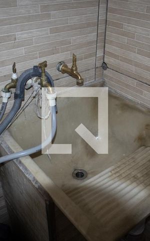 Casa à venda com 180m², 4 quartos e 2 vagas Casa à venda com 180m², 4 quartos e 2 vagasÁrea de Serviço