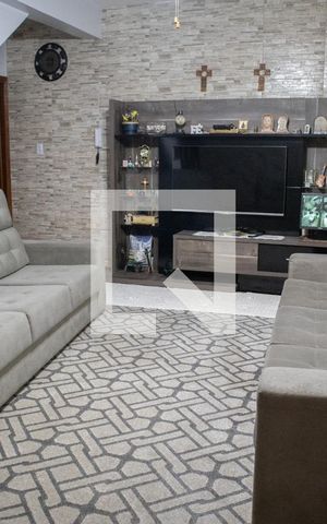Casa à venda com 180m², 4 quartos e 2 vagas Casa à venda com 180m², 4 quartos e 2 vagasSala