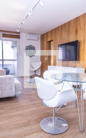 Apartamento à venda com 58m², 1 quarto e 1 vaga Apartamento à venda com 58m², 1 quarto e 1 vagaSala, panorâmica e mesa de jantar