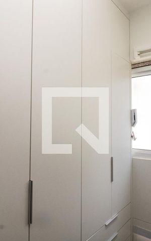 Apartamento à venda com 58m², 1 quarto e 1 vaga Apartamento à venda com 58m², 1 quarto e 1 vagaÁrea de serviço- Armário de parede