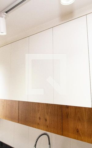Apartamento à venda com 58m², 1 quarto e 1 vaga Apartamento à venda com 58m², 1 quarto e 1 vagaCozinha, trilho de luz e armário superior