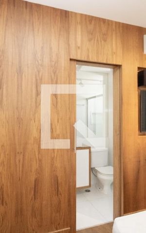 Apartamento à venda com 58m², 1 quarto e 1 vaga Apartamento à venda com 58m², 1 quarto e 1 vagaQuarto, revestimento parede, ar condicionado e TV