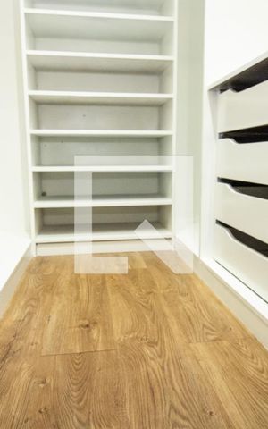Apartamento à venda com 58m², 1 quarto e 1 vaga Apartamento à venda com 58m², 1 quarto e 1 vagaCloset, parte inferior