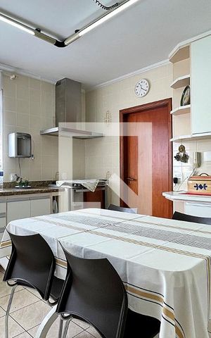 Casa à venda com 180m², 4 quartos e 2 vagasCozinha