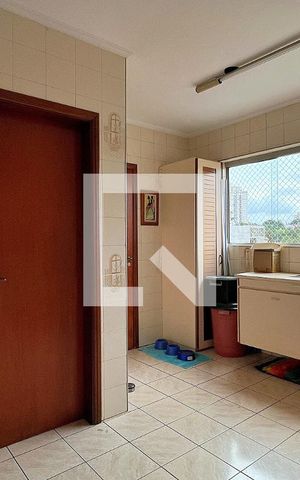 Casa à venda com 180m², 4 quartos e 2 vagasÁrea de Serviço