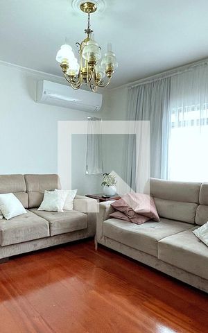 Casa à venda com 180m², 4 quartos e 2 vagasSala