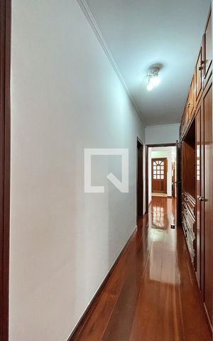 Casa à venda com 180m², 4 quartos e 2 vagasCorredor dos Dormitórios