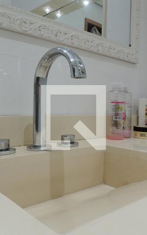 Apartamento à venda com 260m², 3 quartos e 2 vagasBanheiro da Suíte 3