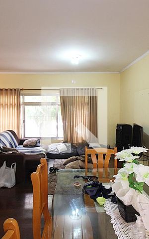 Casa à venda com 294m², 3 quartos e 3 vagasSala