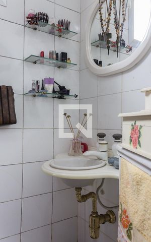 Apartamento à venda com 102m², 2 quartos e 2 vagas Apartamento à venda com 102m², 2 quartos e 2 vagasBanheiro da Suíte 1