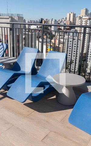 Studio à venda com 25m², 1 quarto e sem vaga Studio à venda com 25m², 1 quarto e sem vagaÁrea comum - Piscina