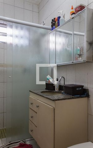Casa à venda com 125m², 2 quartos e 2 vagas Casa à venda com 125m², 2 quartos e 2 vagasBanheiro